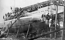 The back of the SM U-29 submarine during assembly (24 April 1916)