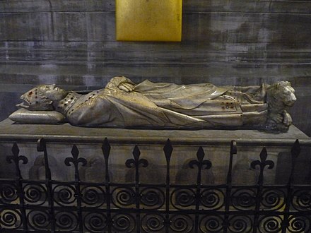 The tomb of bishop Matifort (died 1304) located behind the high altar is the only surviving medieval funerary sculpture at Notre-Dame.