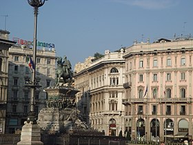 The monument to King Victor Emmanuel II flocked by pigeons