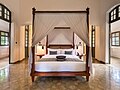 Canopy bed of Amantaka Suite.