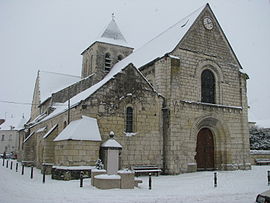 The church of Saint-Gilles, in L'Ile-Bouchard, in the snow