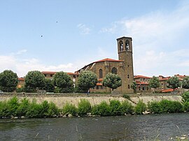 The river Allier and the Saint Gal Collegiate church.