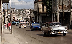 Straße in der zweitgrößten Stadt, Havanna (Kuba)