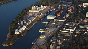 Hafenbecken Andernach Luftbild