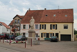 A statue on the main road in Blies-Guersviller
