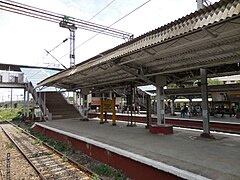 A view of the MRTS platform and the footbridge at the Fort railway station