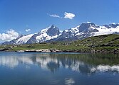 Der Alpengipfel la Meije mit dem Lac Lérié im Vordergrund