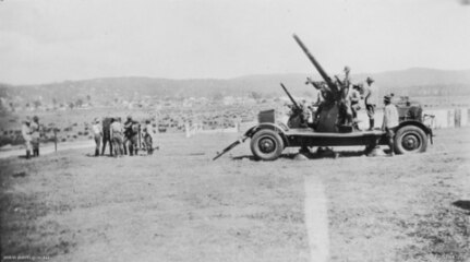 An Australian gun of the same type with a Vickers predictor in Narrabeen, 1937