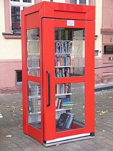 Bücherschrank am Rathausplatz
