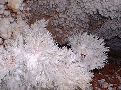 Frostwork and popcorn formations