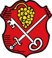 Gemeinde Kemmern In Rot über gekreuztem silbernen Schwert und silbernem Schlüssel eine goldene Traube.[14]