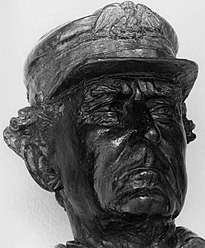 A bronze bust sculpture of David Glasgow Farragut