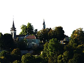 A general view of Clermont-de-Beauregard