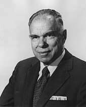 Elderly Seaborg in a suit
