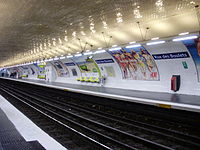 Line 9 platforms at Rue des Boulets
