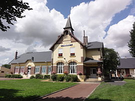The town hall and school of Fluquières