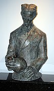 A statue of Nikola Tesla