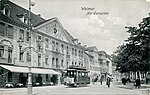 Grand Hotel Russischer Hof am Karlsplatz (heute Goetheplatz) mit Straßenbahn, 1907