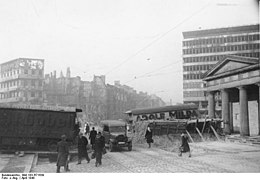 Panzersperre am Potsdamer Tor, April 1945