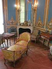 Louis XV salon with Duchesse divided seat (Louvre)