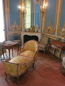Louis XV salon with Duchesse divided seat (1760-65) (Louvre)
