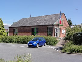 The town hall in Sars-Poteries