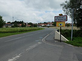 The road into Écourt-Saint-Quentin