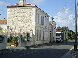The town hall in La Gripperie-Saint-Symphorien