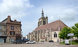 The church and surroundings in Villenauxe-la-Grande