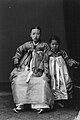 Korean mother and daughter, 1910–1920