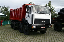 Ein neuer MZKT-65151 in Minsk (2006)
