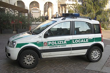 Einsatzfahrzeug der Polizia Locale in Como