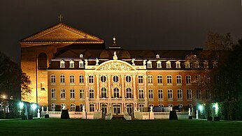Kurfürstliches Palais und Basilika nachts