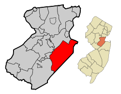 Location of Old Bridge Township in Middlesex County highlighted in red (left). Inset map: Location of Middlesex County in New Jersey highlighted in orange (right).