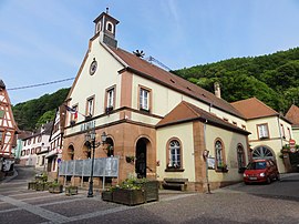 The town hall in Oberbronn