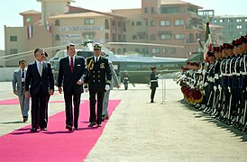 Mexican President Miguel de la Madrid and U.S. President Ronald Reagan in Mazatlán, 1988.