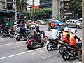 Motorradtaxis (rechts) in Bangkok, Thailand