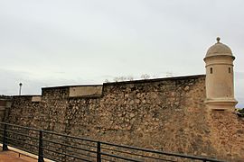 Northwestern curtain wall of the defensive wall with bartizan and embrasures