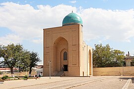 Bibi-Khanym Mausoleum in front of the mosque