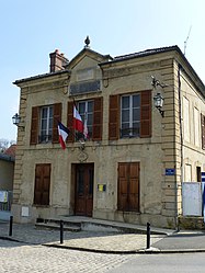 The town hall in Citry