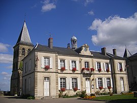 The town hall in Saint-Révérien