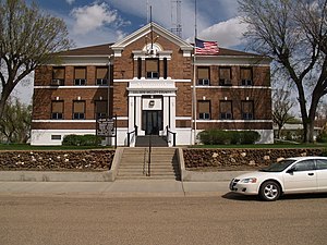 Golden Valley County Courthouse in Beach