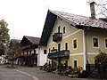 Traditionelle Tiroler Architektur im Dorf