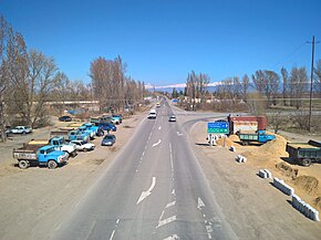 Tskhinvali Highway from Gori, Georgia.jpg