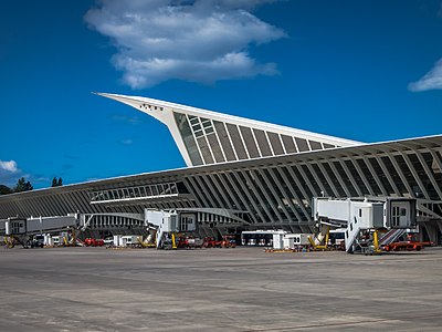 Bilbao Airport Passenger Terminal (1990–2000)