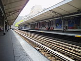 Line 6 platforms (view towards Charles de Gaulle — Étoile)
