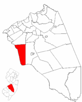 Location of Evesham Township in Burlington County highlighted in red (right). Inset map: Location of Burlington County in New Jersey highlighted in red (lower left).