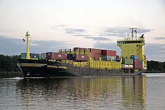 MS Borussia Dortmund auf dem Nord-Ostsee-Kanal