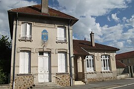 The town hall in Val-de-Vesle