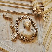 Medallion of Bernuy's wife in the courtyard